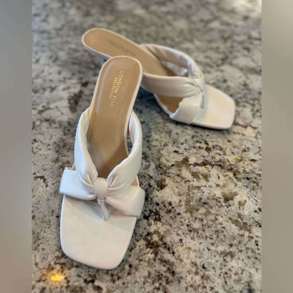 London‎ Fog White Knot Heeled Sandals